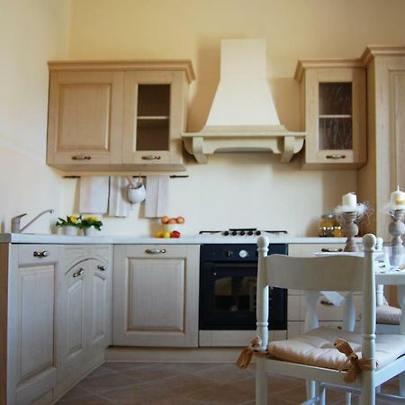 La Casa Bianca Apartman Roe Kültér fotó