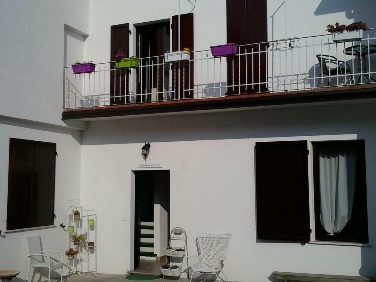 La Casa Bianca Apartman Roe Kültér fotó